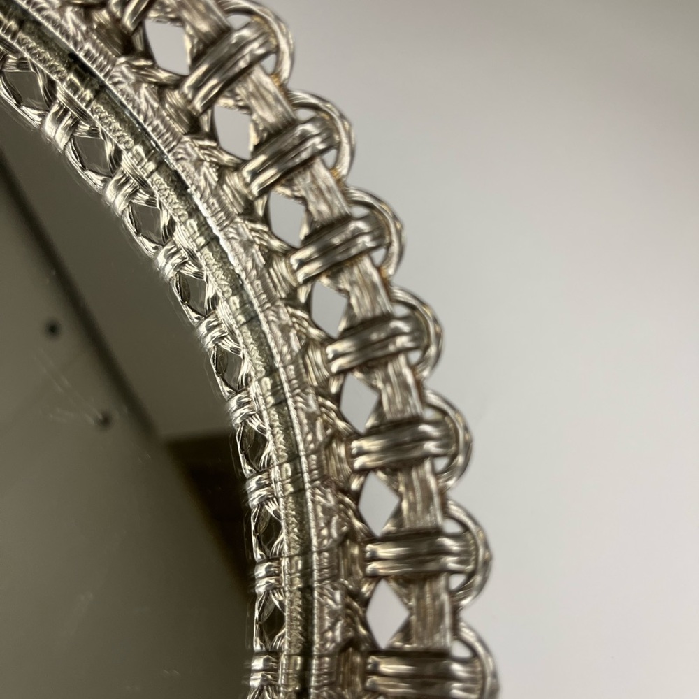 Vintage Round Mirrored Vanity Tray Silver Tone Ornate Filigree Edge 7,5” - Picture 6 of 10